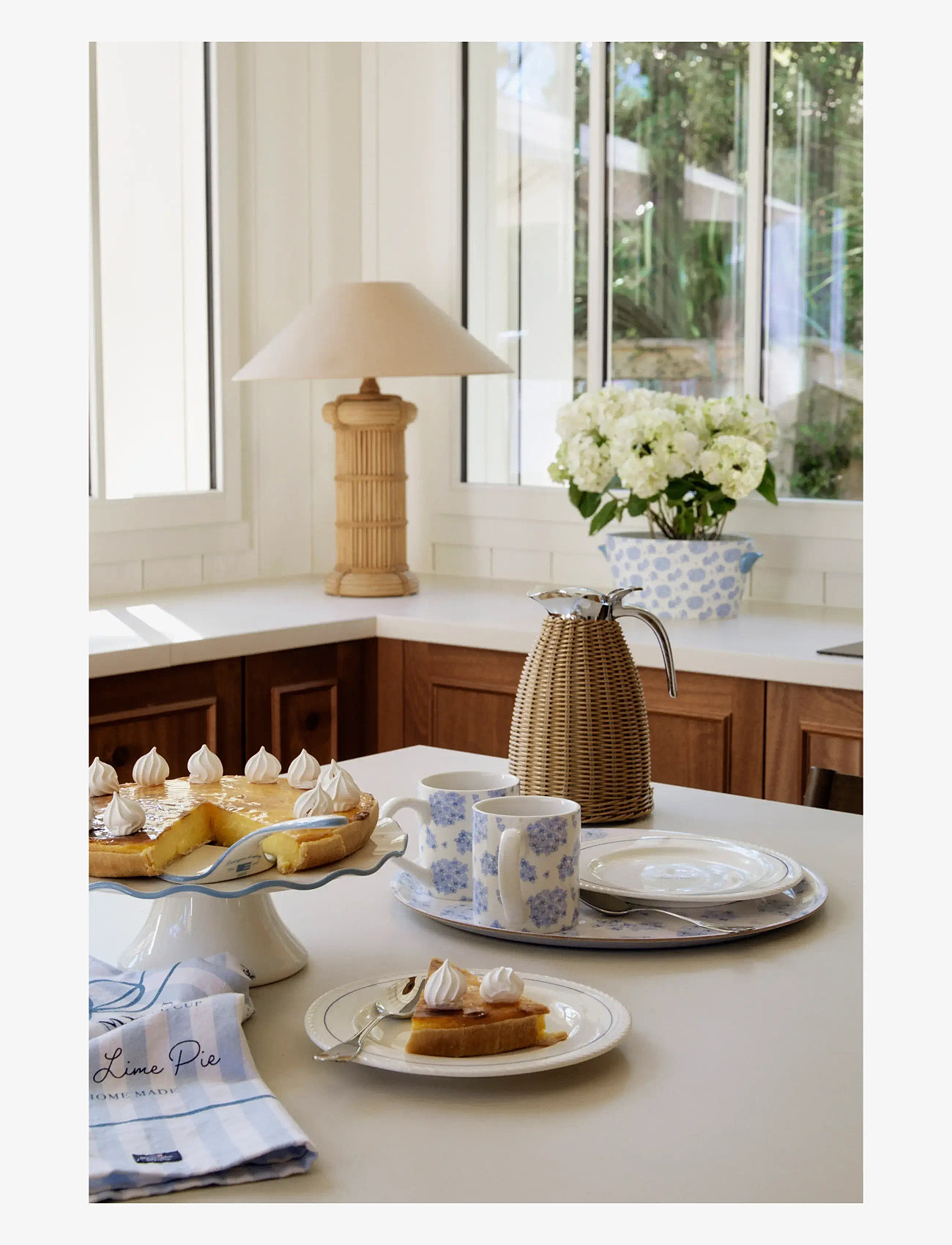 Lexington Home - Stoneware Wavy Vase - vasen - white/blue - 1