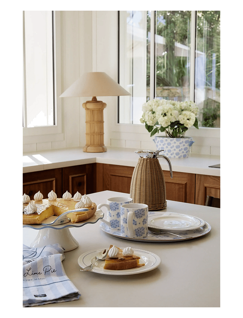 Lexington Home - Stoneware Wavy Vase - vasen - white/blue - 1