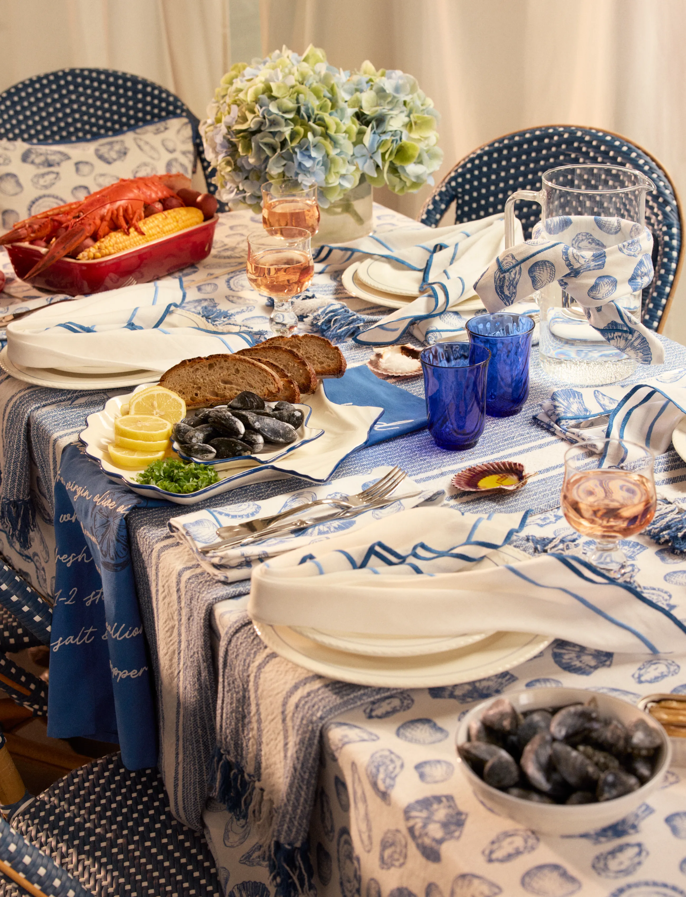 Lexington Home - Stoneware Starfish Tablecloth Weight - white - 0