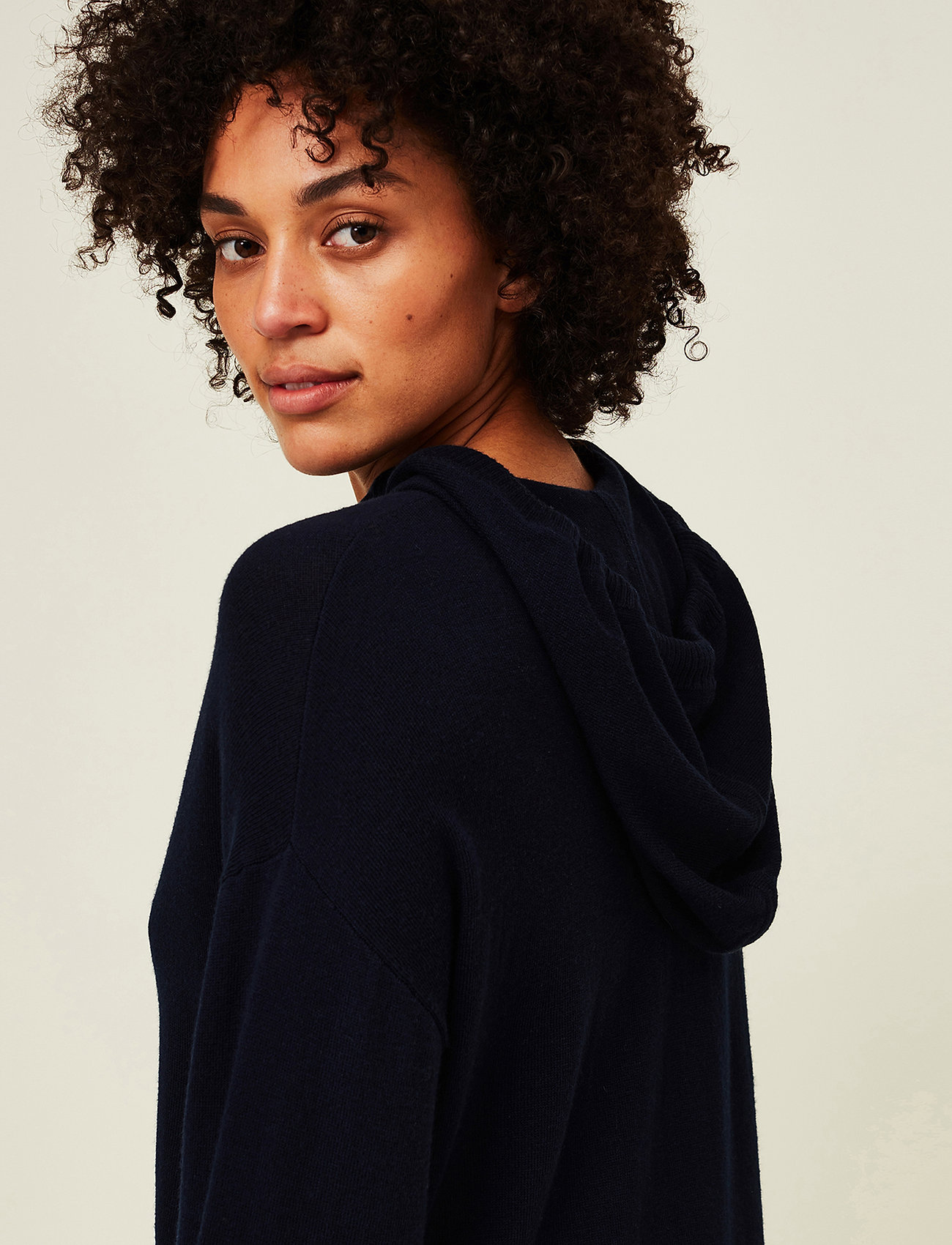 Lexington Clothing - Ellie Merino/Viscose Blend Knitted Hood - hoodies - dark blue - 4