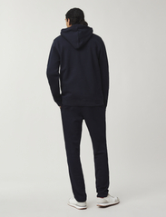 Lexington Clothing - Perry Organic Cotton Hood - sweatshirts - dark blue - 4