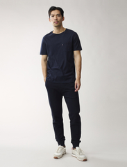Lexington Clothing - Travis Organic Cotton Tee - basic t-shirts - dark blue - 2