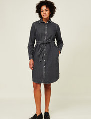 Lexington Clothing - Isa Denim Shirt Dress - farkkumekot - gray denim - 2