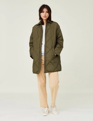 Lexington Clothing - Kylie Quilted Jacket - lentejassen - dark green - 2