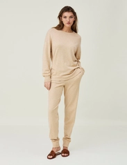 Lexington Clothing - Valentina Organic Cotton/Lyocell Knitted Crew Neck - trøjer - light beige melange - 2