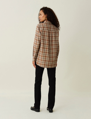 Lexington Clothing - Isa Organic Cotton Flannel Shirt - long-sleeved shirts - beige/dark red check - 3