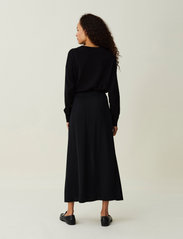 Lexington Clothing - Savannah Viscose Skirt - midi nederdele - black - 3