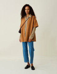 Lexington Clothing - River Wool Blend Zip Cape - ponchos & capes - beige - 4