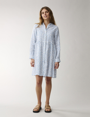 Lexington Clothing - Andrea Linen Dress - vasarinės suknelės - blue flower print - 2