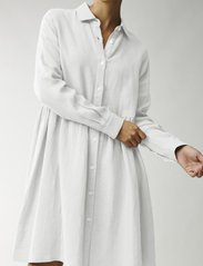 Lexington Clothing - Andrea Linen Dress - kesämekot - offwhite - 4
