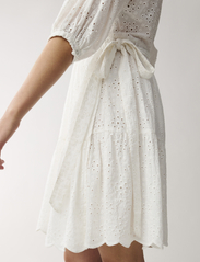 Lexington Clothing - Claudia Broderie Anglaise Wrap Dress - kesämekot - white - 4