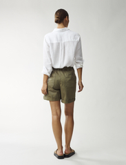 Lexington Clothing - Marissa Cotton Canvas Shorts - kasdienio stiliaus šortai - dark green - 3