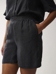 Lexington Clothing - Ruby Linen Shorts - kasdienio stiliaus šortai - dark blue - 4