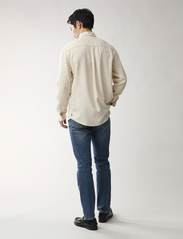 Lexington Clothing - Carl Lyocell Shirt - tavalised t-särgid - light beige - 3