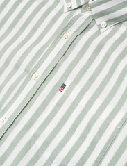 Lexington Clothing - Fred Striped Shirt - avslappede skjorter - green/white stripe - 3