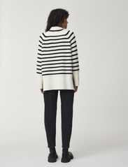 Lexington Clothing - Elisabeth Recycled Wool Mock Neck Sweater - neulepuserot - black/white stripe - 2