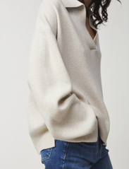 Lexington Clothing - Peyton Boiled Merino Wool Knitted Polo Sweater - jumpers - offwhite melange - 3