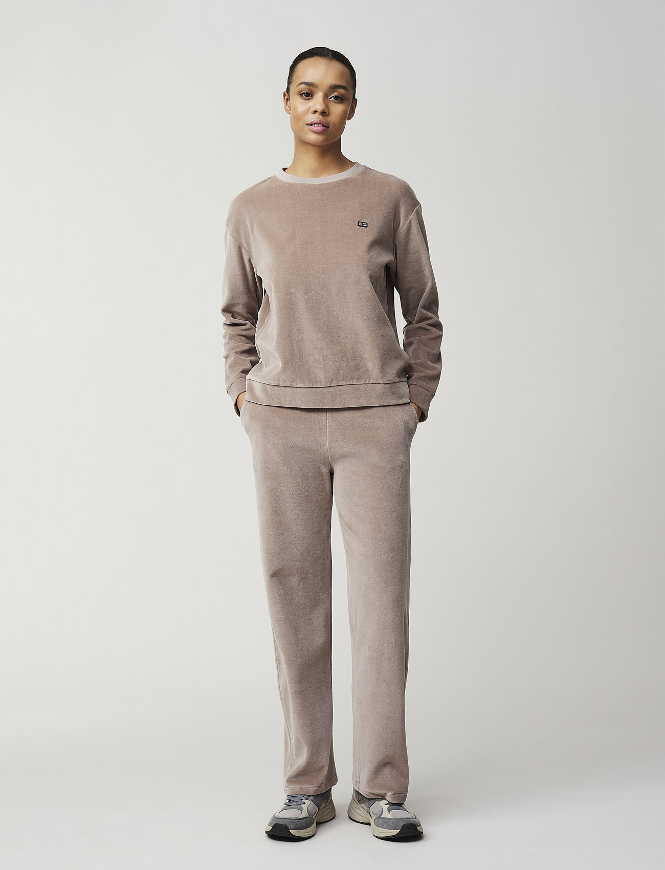 Lexington Clothing - Martha Organic Cotton Velour Sweatshirt - sweatshirts & huvtröjor - light brown - 1