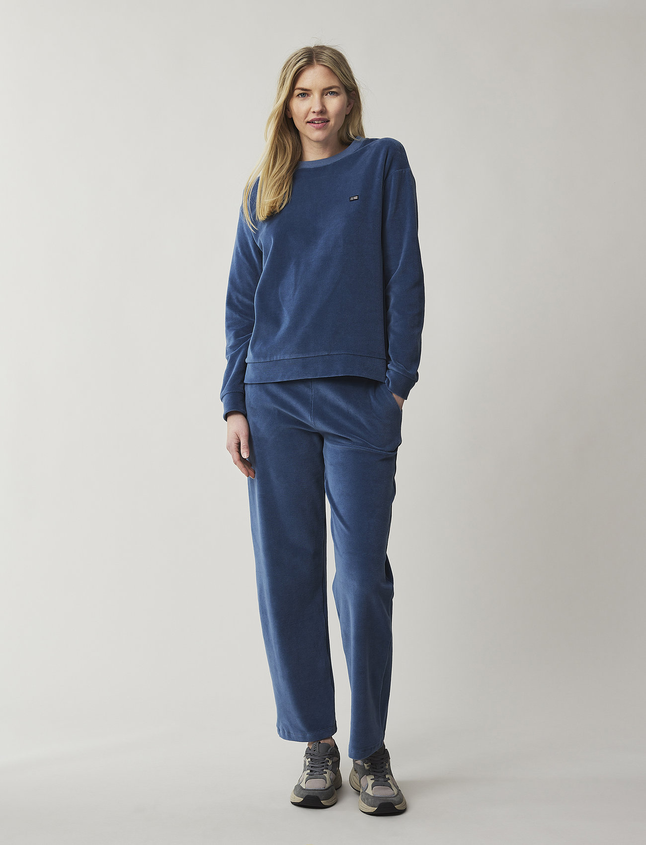 Lexington Clothing - Martha Organic Cotton Velour Sweatshirt - sweatshirts & hættetrøjer - medium blue - 1