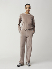 Lexington Clothing - Leona Organic Cotton Velour Pants - jogos kelnės - light brown - 1