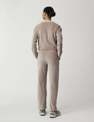 Lexington Clothing - Leona Organic Cotton Velour Pants - jogos kelnės - light brown - 2