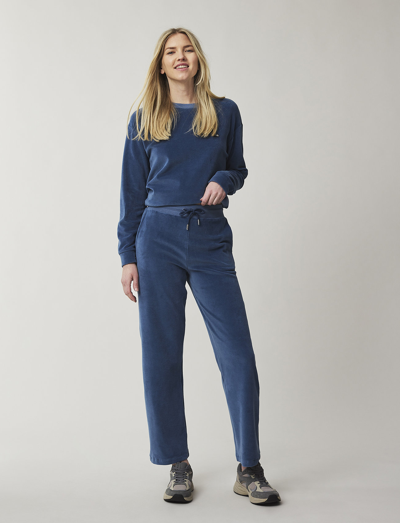 Lexington Clothing - Leona Organic Cotton Velour Pants - jogos kelnės - medium blue - 1
