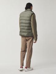 Lexington Clothing - Josh Layer Vest - vests - light green - 2