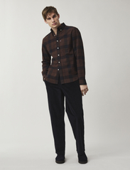 Lexington Clothing - Casual Check Flannel B.D Shirt - kasdienio stiliaus marškiniai - brown check - 1
