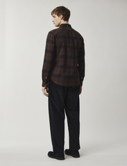 Lexington Clothing - Casual Check Flannel B.D Shirt - avslappede skjorter - brown check - 2