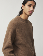 Lexington Clothing - Felix Donegal Sweater - knitted round necks - brown - 3