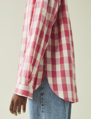 Lexington Clothing - Edith Organic Cotton Flannel Check Shirt - langermede skjorter - pink/red check - 4