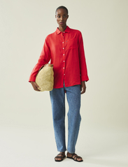 Lexington Clothing - Isa Linen Shirt - langermede skjorter - red - 1