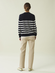 Lexington Clothing - Freya Cotton/Cashmere Sweater - tröjor - dk blue/white stripe - 3