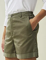 Lexington Clothing - Marissa Lyocell Blend Shorts - rennot shortsit - dark green - 3