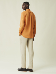 Lexington Clothing - Casual Linen Shirt - hørskjorter - orange - 2