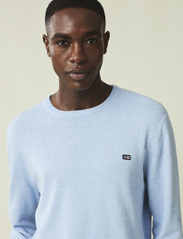Lexington Clothing - Bradley Cotton Crew Sweater - strik med rund hals - light blue - 3