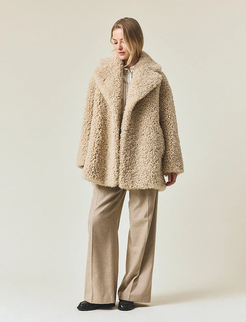 Lexington Clothing - Shearling Coat - faux fur - light beige - 0