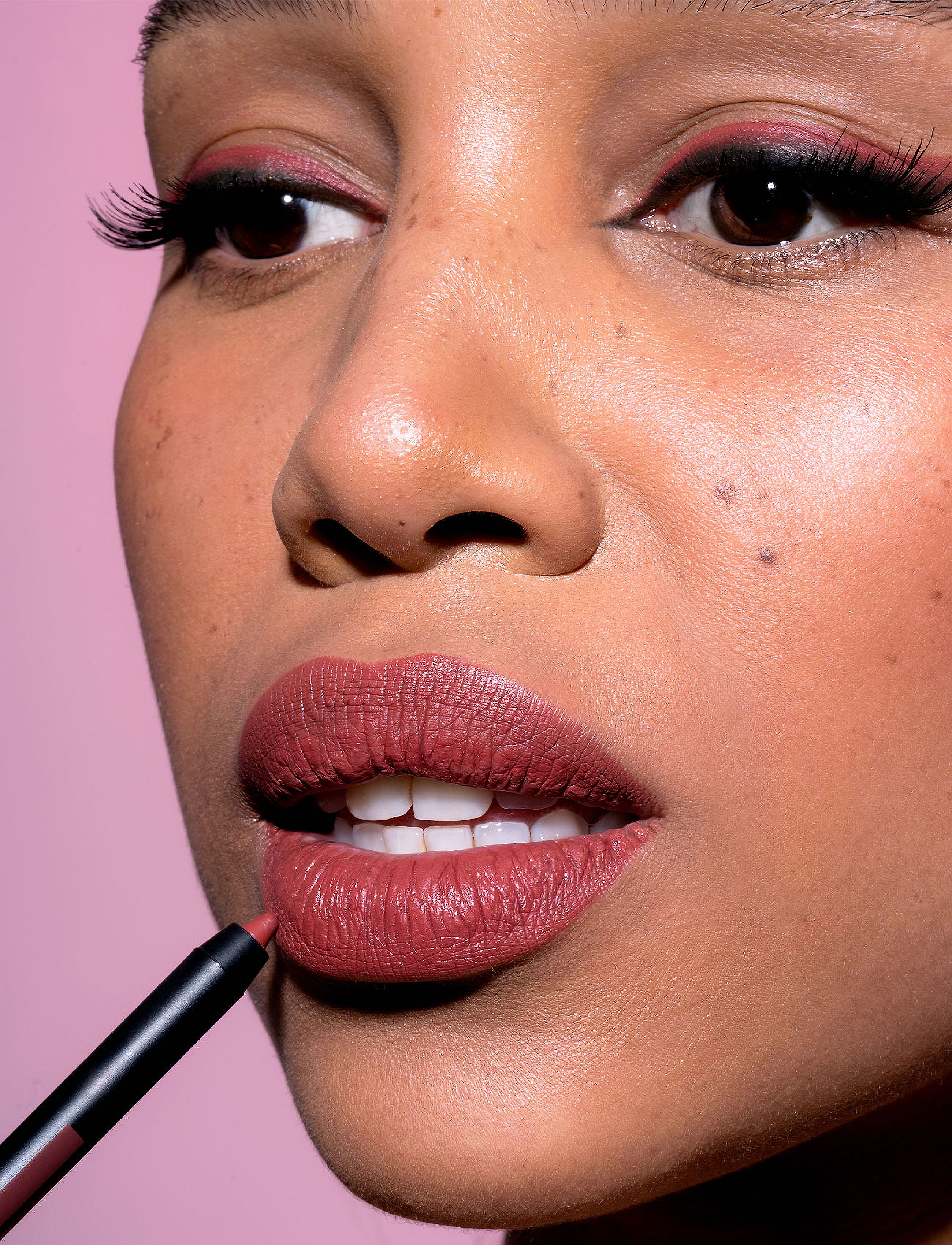 LH Cosmetics - Crayon - festkläder till outletpriser - cherry - 2