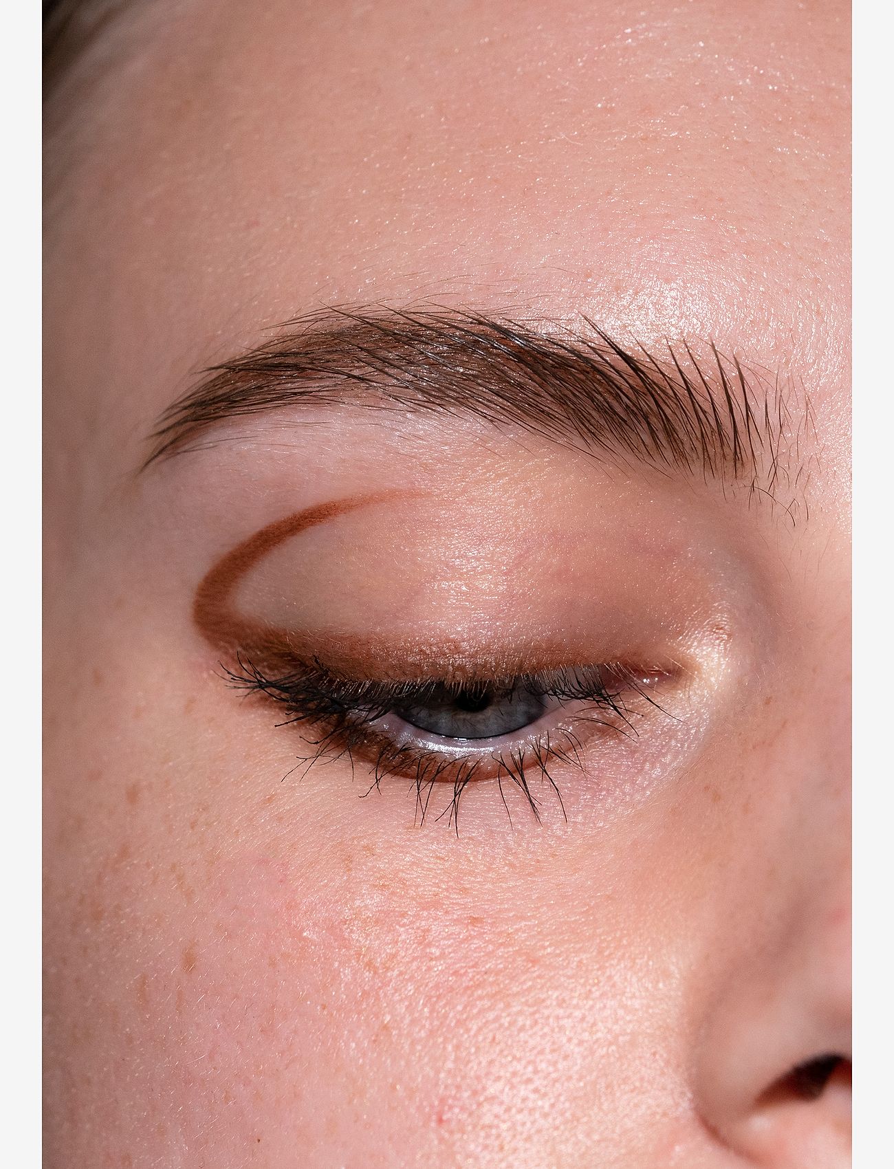 LH Cosmetics - Crayon - bliv klar til date night - edge - 4