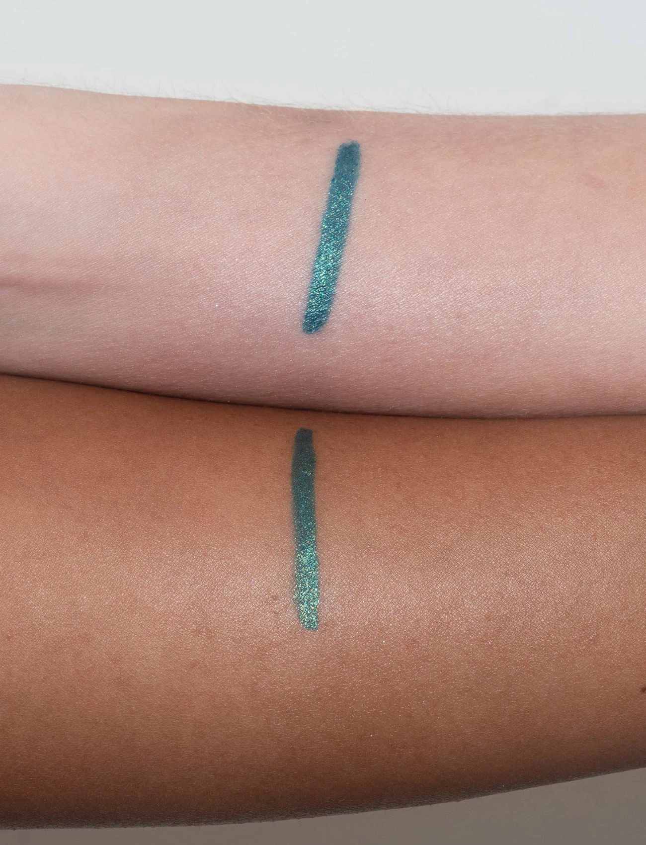 LH Cosmetics - Crayon waterproof eye & lip pencil - læbeprodukter - avoir green teal shimmer - 3