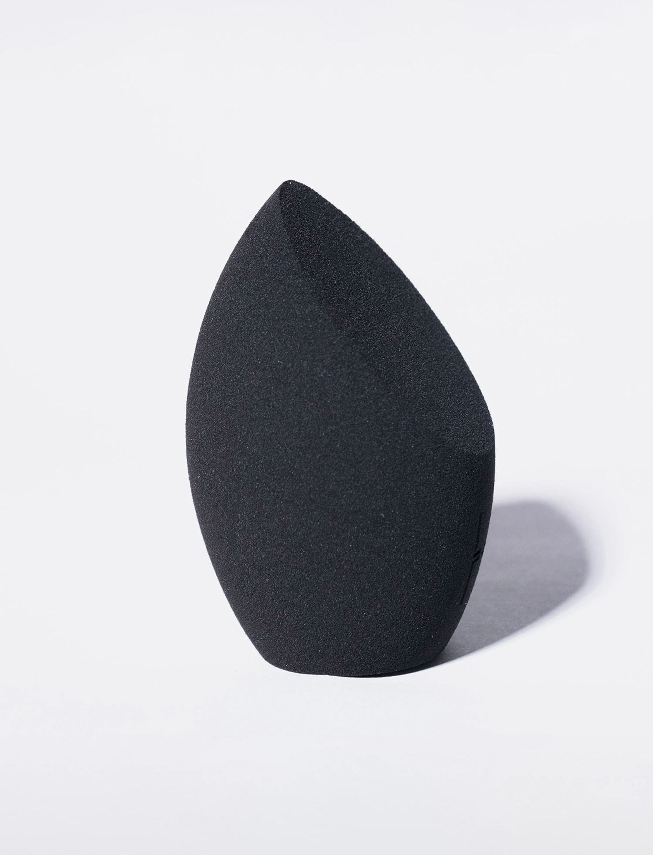 LH Cosmetics - The other sponge - smink - black - 1