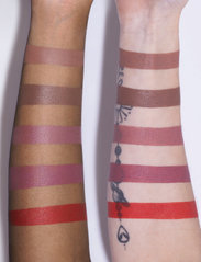 LH Cosmetics - Velvet Couture - liquid lipstick - dusty pink - 4