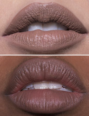 LH Cosmetics - Velvet Couture - liquid lipstick - deep nougat - 2