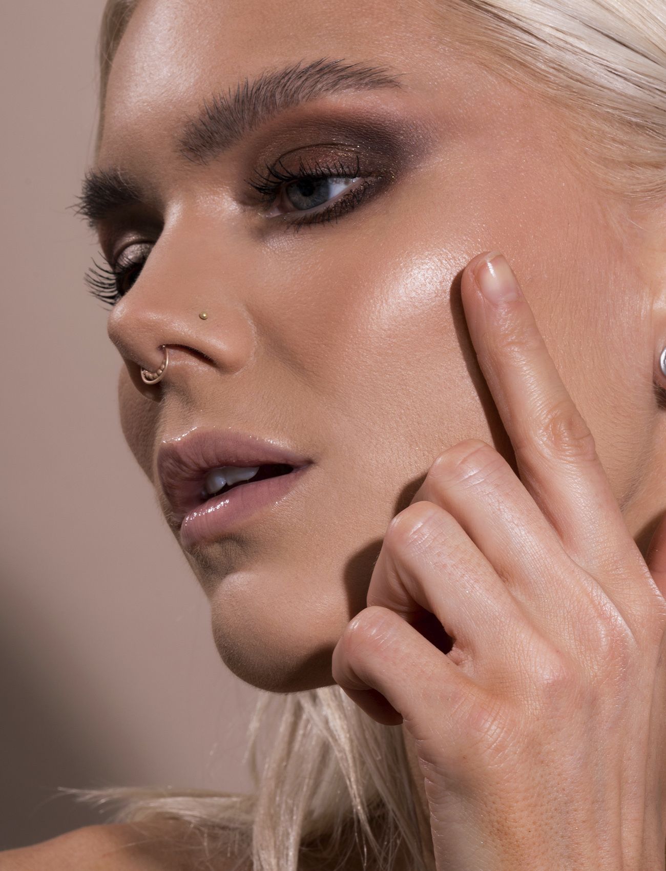 LH Cosmetics - Infinity lip gloss - pastel peach - 3