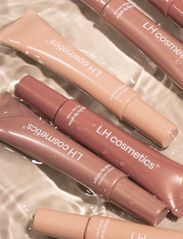 LH Cosmetics - Infinity lip gloss - läppglans - pastel peach - 6