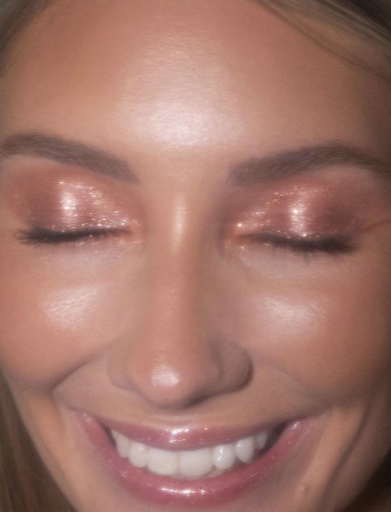 LH Cosmetics - Sparkl liquid eyeshadow & topper - Ögon - flirt rose copper with gold & silver glitter - 1
