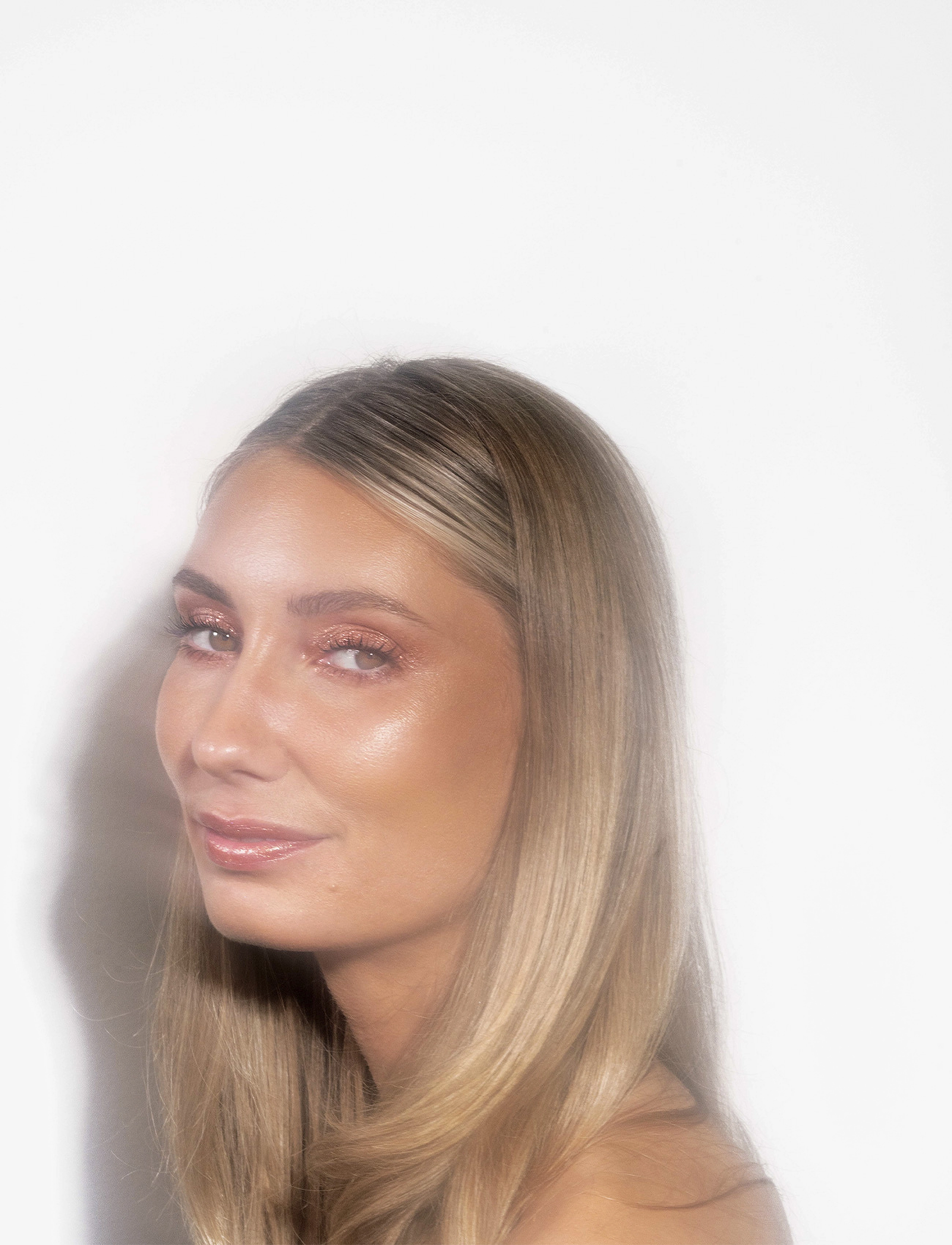 LH Cosmetics - Sparkl liquid eyeshadow & topper - Ögon - flirt rose copper with gold & silver glitter - 3