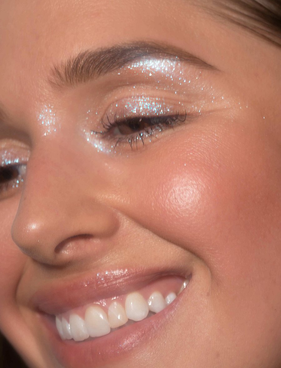 LH Cosmetics - Sparkl liquid eyeshadow & topper - redo för date night - blink translucent base with blue glitter - 1