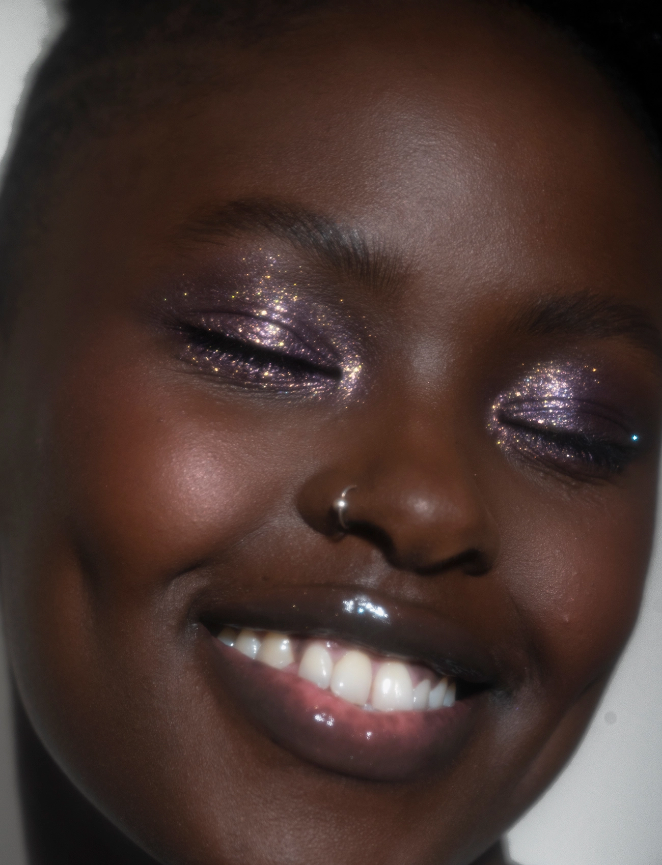 LH Cosmetics - Sparkl liquid eyeshadow & topper - redo för date night - magic deep purple with gold glitter - 2