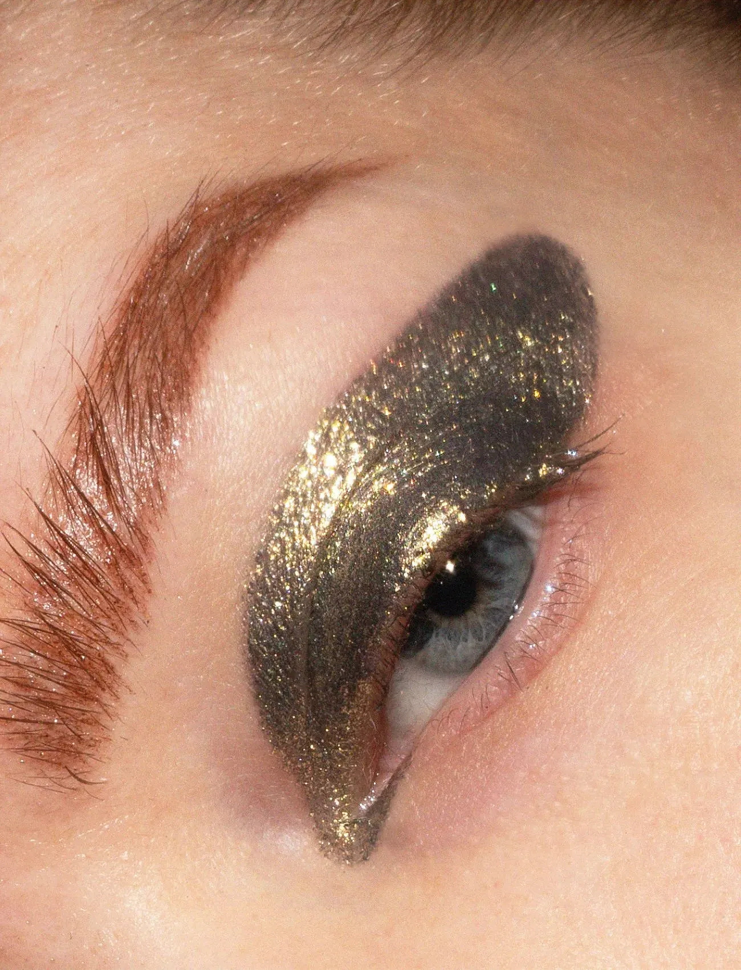 LH Cosmetics - Sparkl liquid eyeshadow & topper - Øjenmakeup - wicked forest green with gold, silver & copper glitter - 3